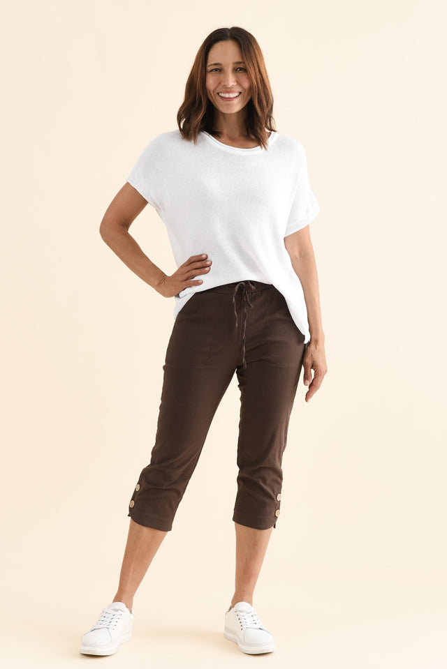 Bulimba Chocolate Cotton Capri Pants,Full Body,Brunette model,alt text|model:Cara image 2