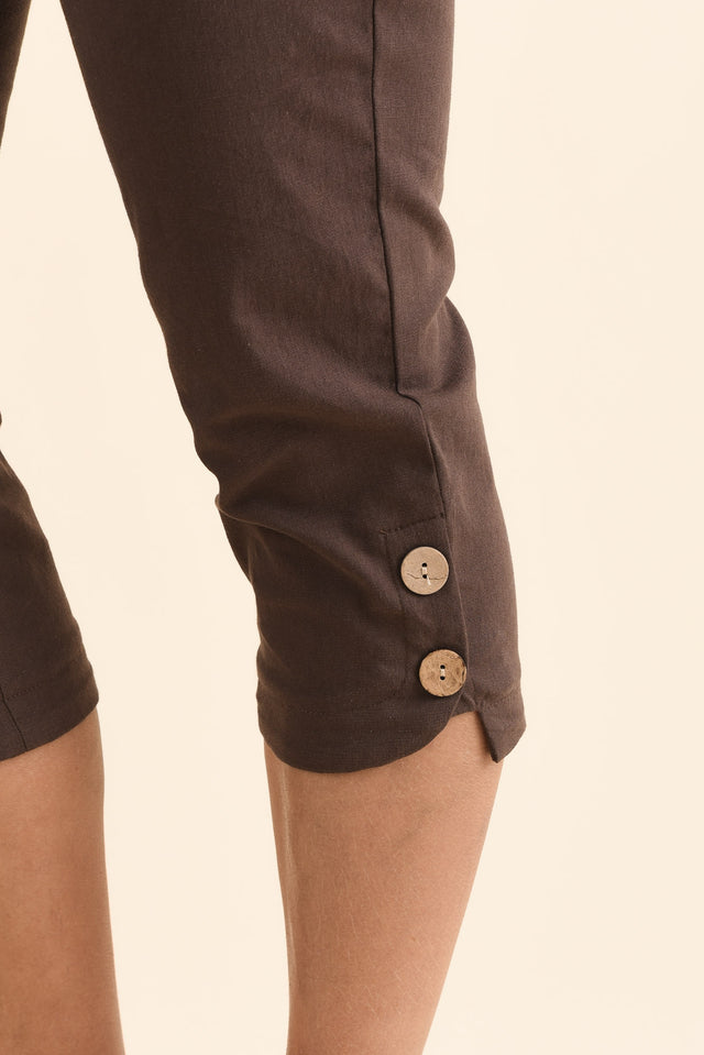 Bulimba Chocolate Cotton Capri Pants,Detail,Brunette model,alt text|model:Cara image 6