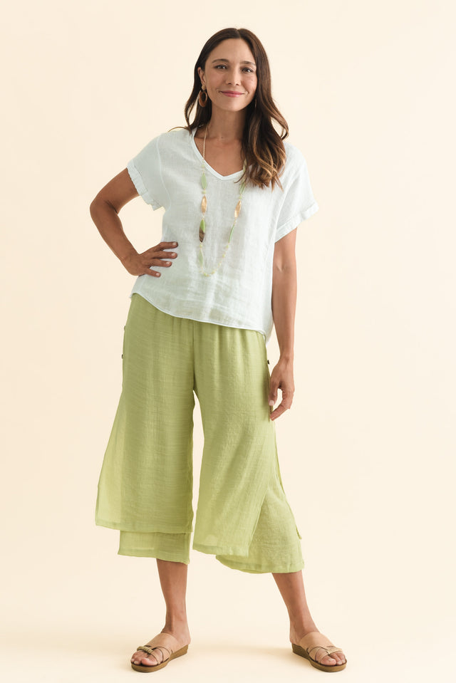 alt text|model:Cara image 3