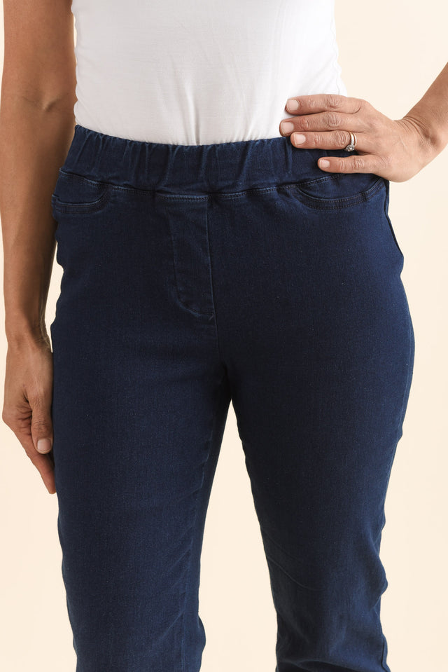 Callie Navy Cotton 7/8 Stretch Pants,Detail,Brunette model,alt text|model:Cara image 8