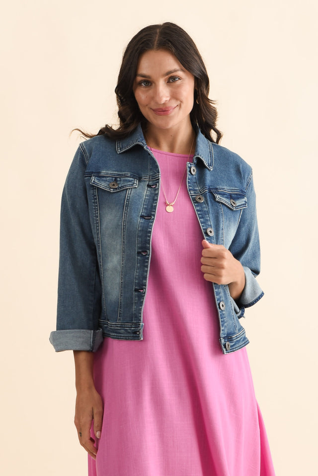 alt text|model:Brontie