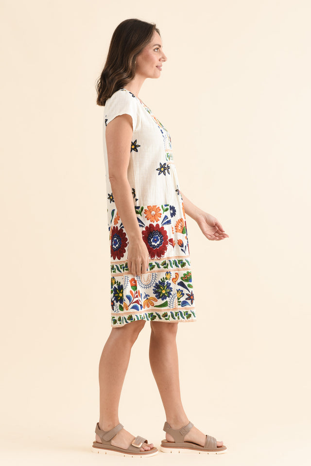 Cape White Garden Cotton Pocket Dress,Side,Brunette model,alt text|model:MJ image 3