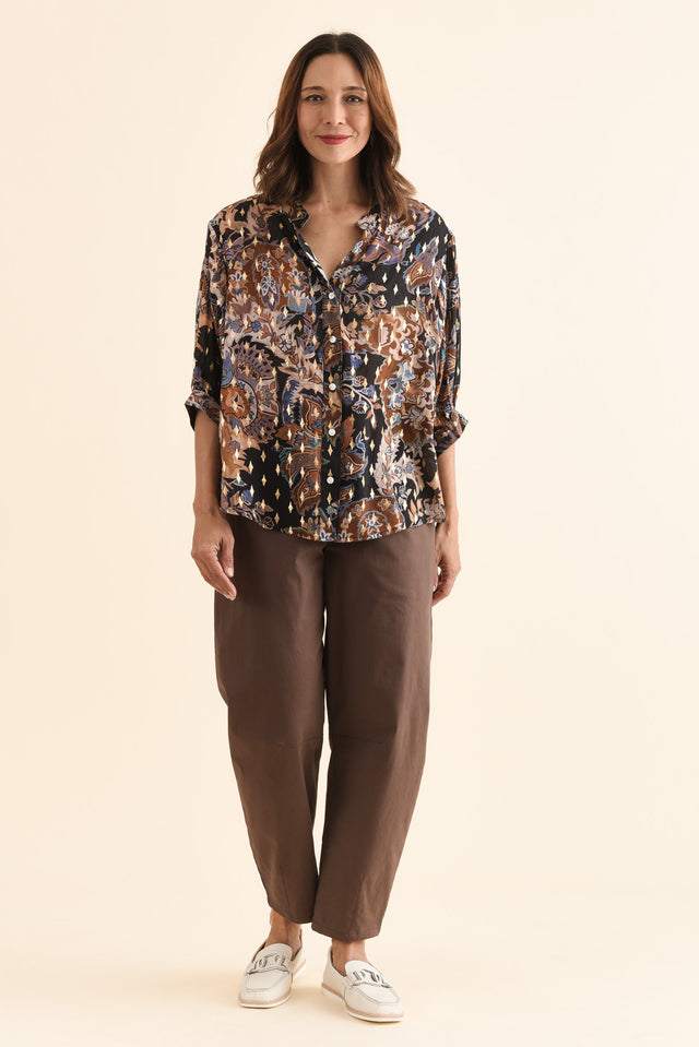 Carleen Navy Flower Foil Button Top,Full Body,Brunette model,alt text|model:Cara image 6