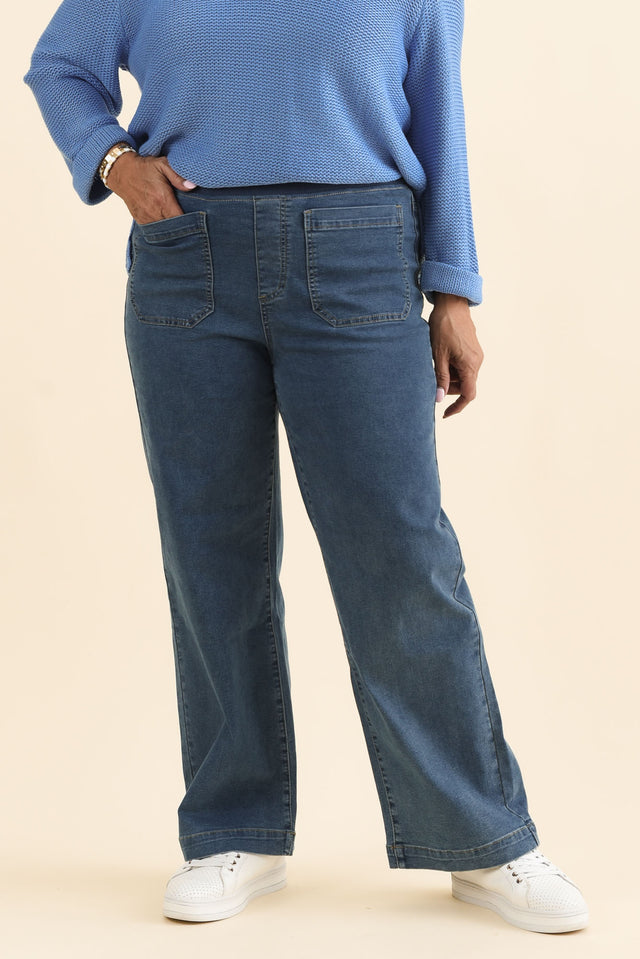 Carpenter Blue Denim Stretch Jeans,Brunette model,alt text|model:Pilita image 9