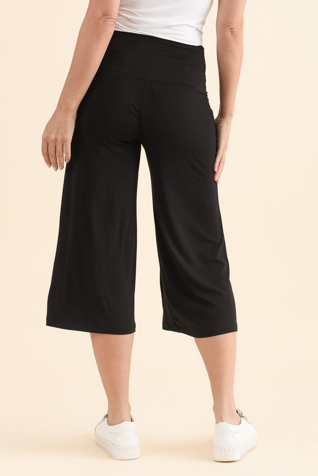 Cassie Black Bamboo Cropped Pants,Back,Brunette model,alt text|model:MJ image 5