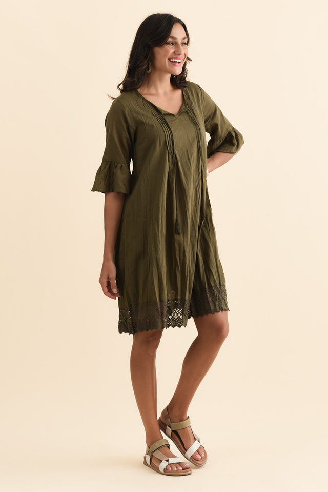 alt text|model:Brontie image 4