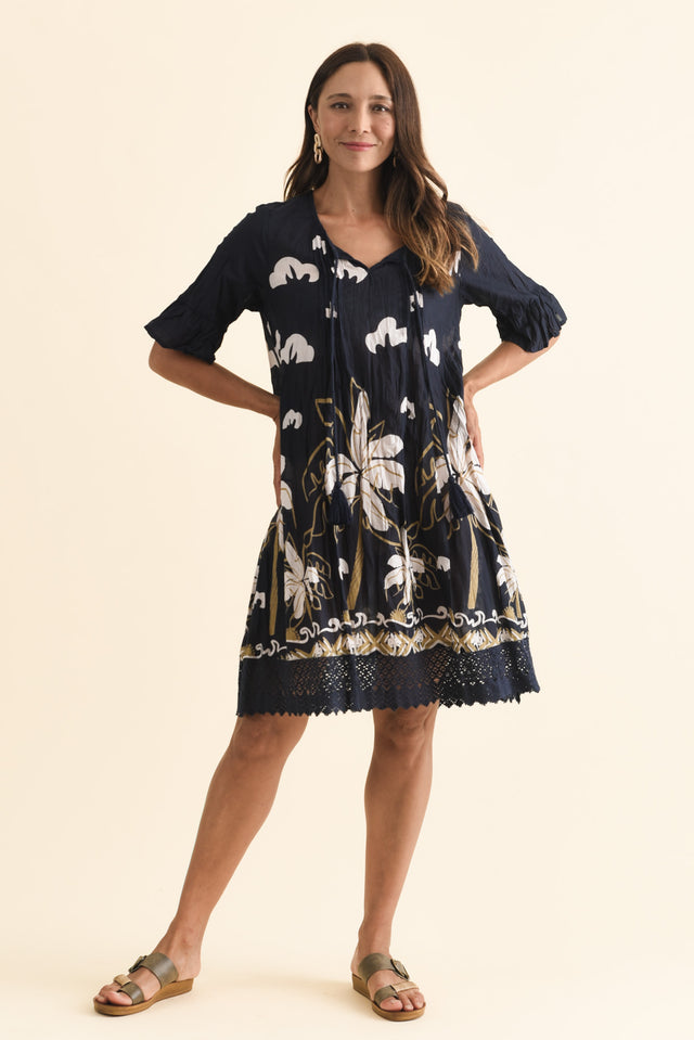 alt text|model:Cara image 3