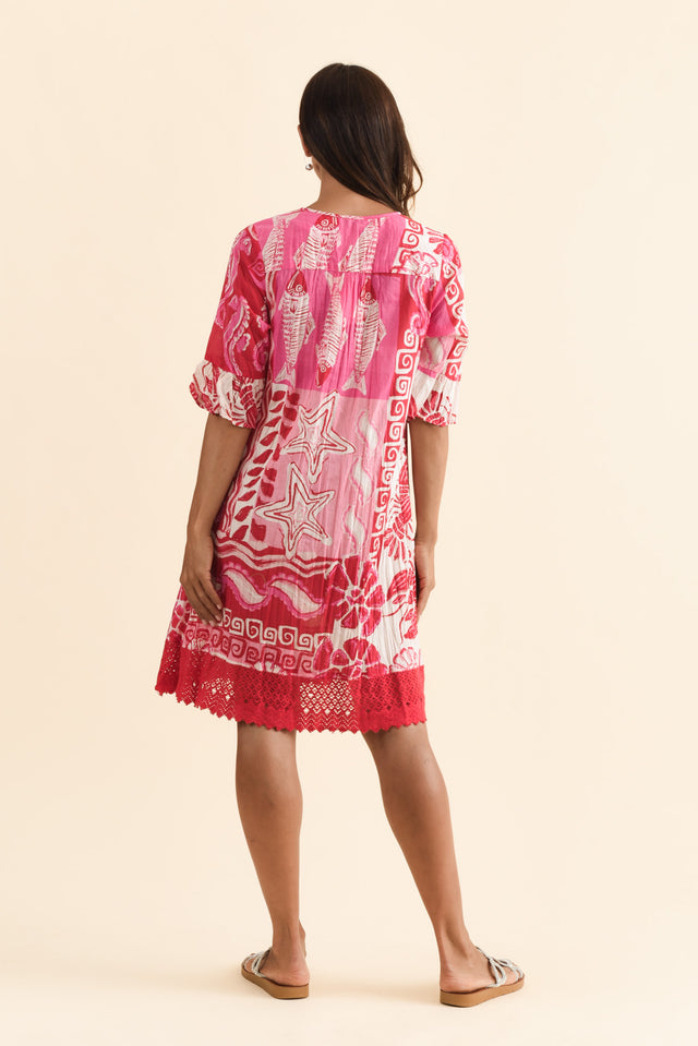 alt text|model:Cara image 5