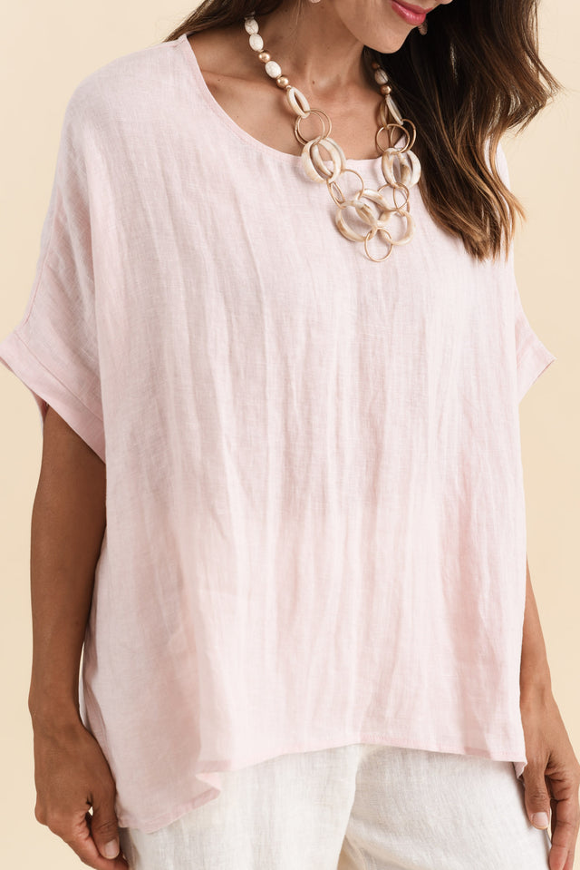 alt text|model:Cara image 6