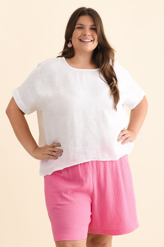 plus-size,curve-basics,curve-tops,plus-size-sleeved-tops,plus-size-linen-tops,plus-size-basic-tops,alt text|model:Gabby