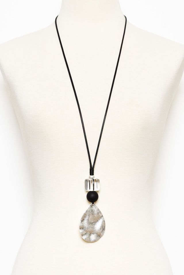 Clarin Silver Teardrop Pendant Necklace