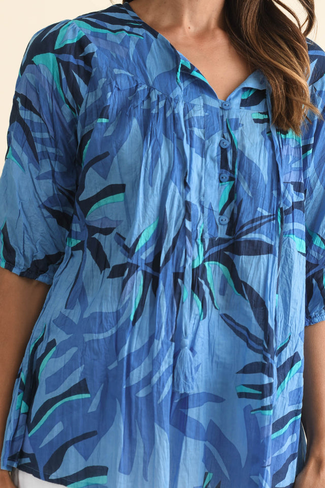 alt text|model:Cara image 6