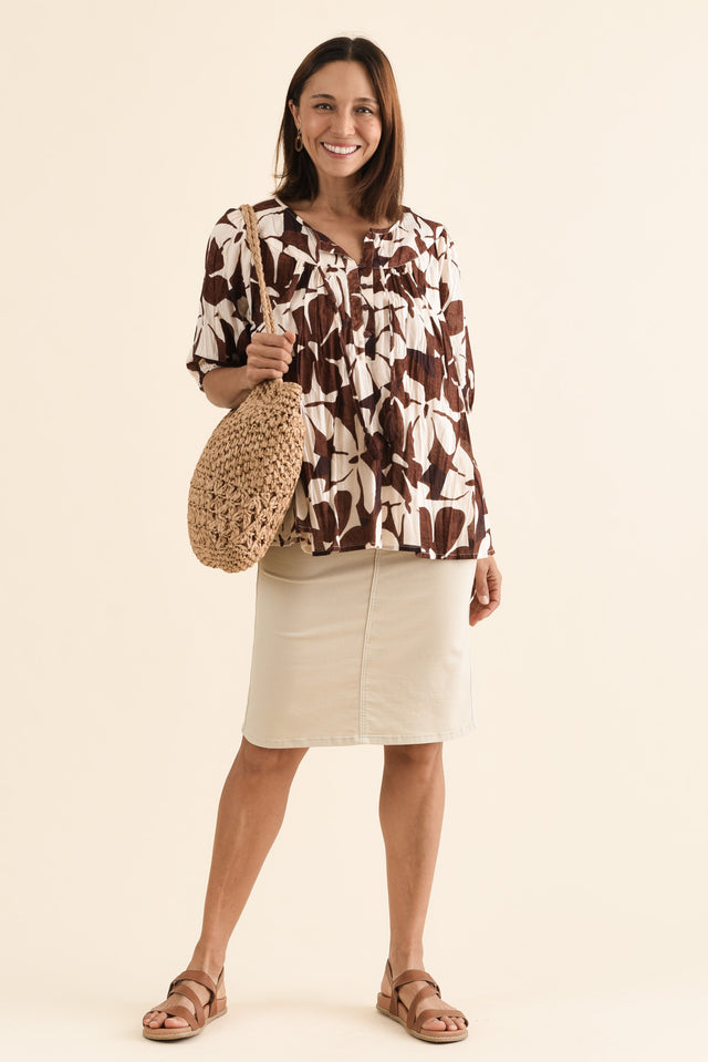 Claris Chocolate Garden Crinkle Cotton Top,Full Body,Brunette model,alt text|model:Cara