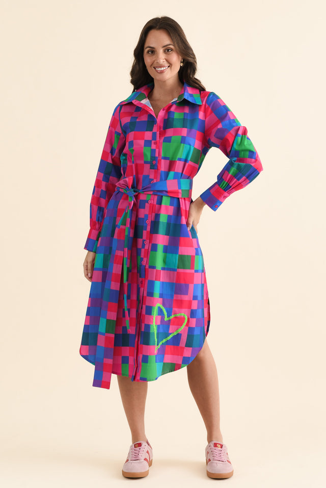Claude Pink Gingham Cotton Poplin Dress,brunette model,Full Outfit,alt text|model:MJ image 2
