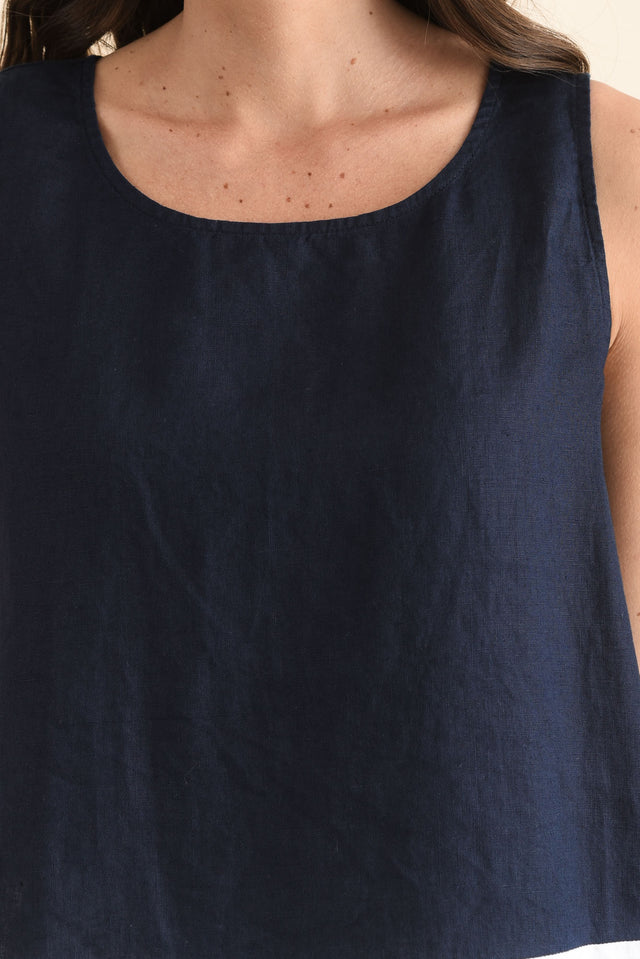 Cobie Navy Contrast Linen Top,Detail,Brunette model,alt text|model:MJ image 5