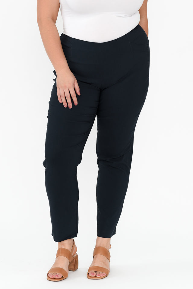 plus-size,curve-bottoms,plus-size-pants,alt text|model:Gabby