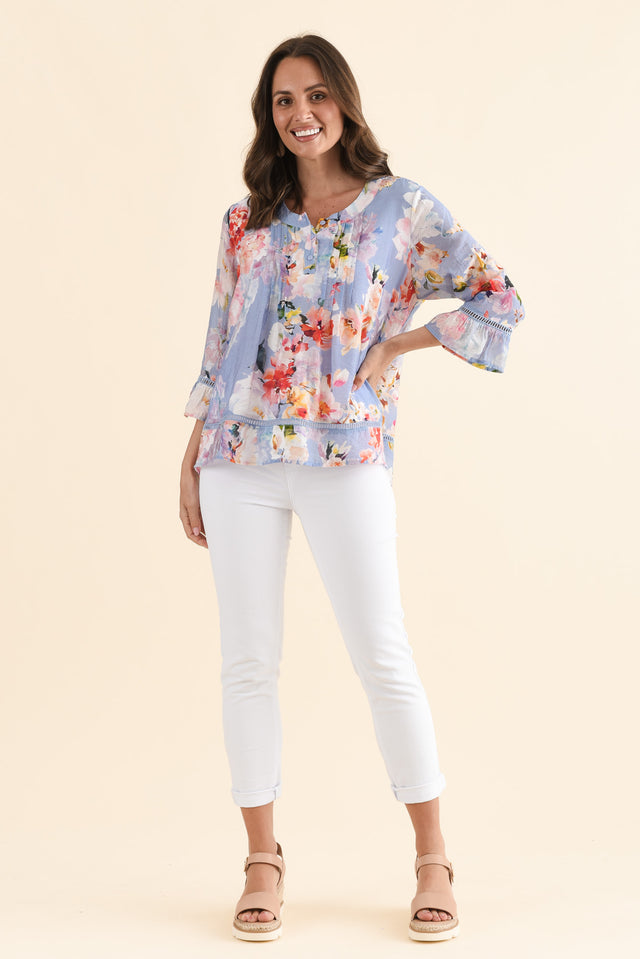 Coleman Blue Bloom Button Top,Full Body,Brunette model,alt text|model:MJ image 6