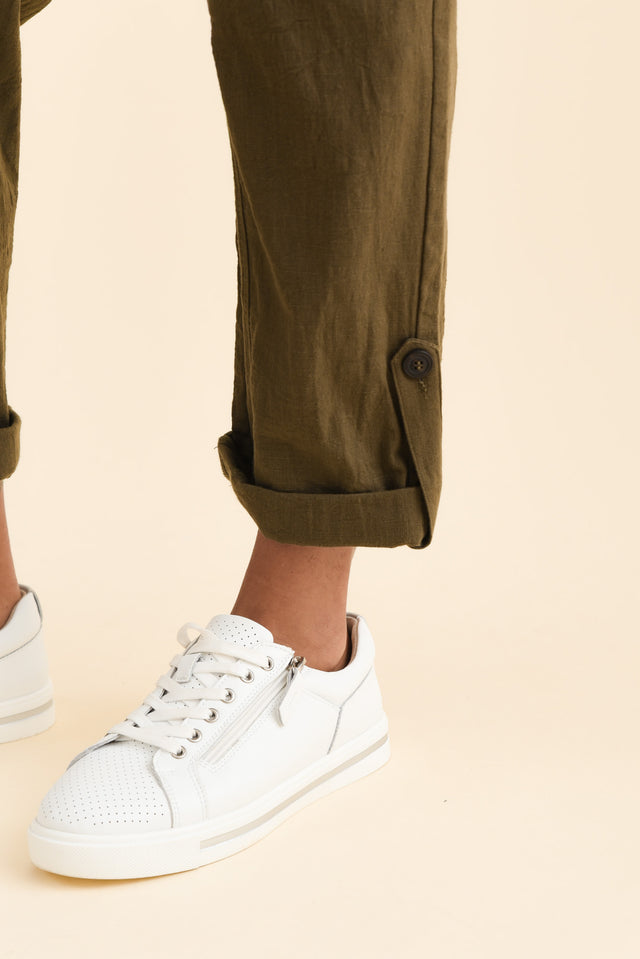 alt text|model:Brontie image 7