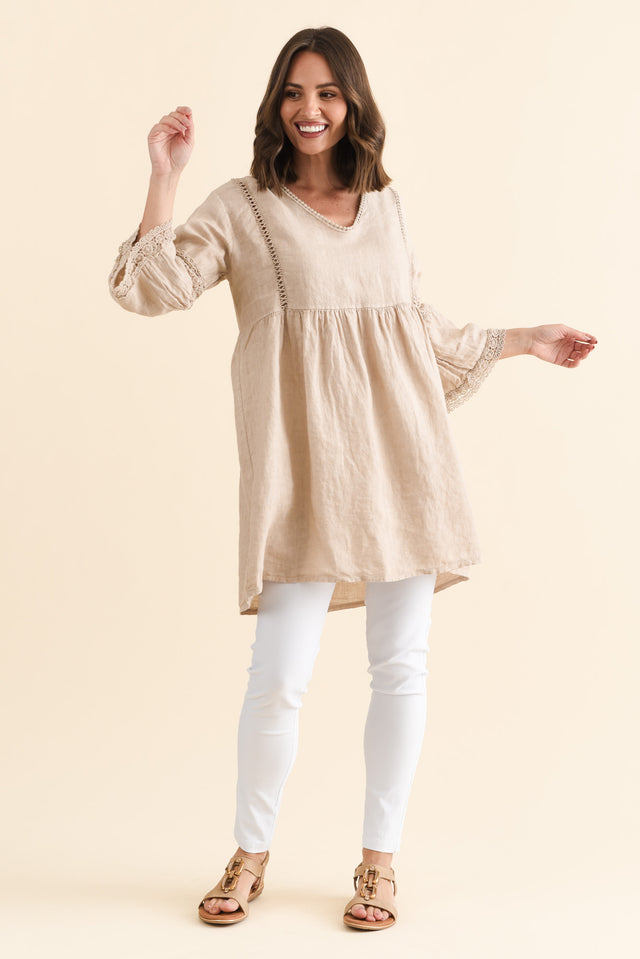 Conrad Beige Linen Lace Top,Brunette model,alt text|model:MJ image 7