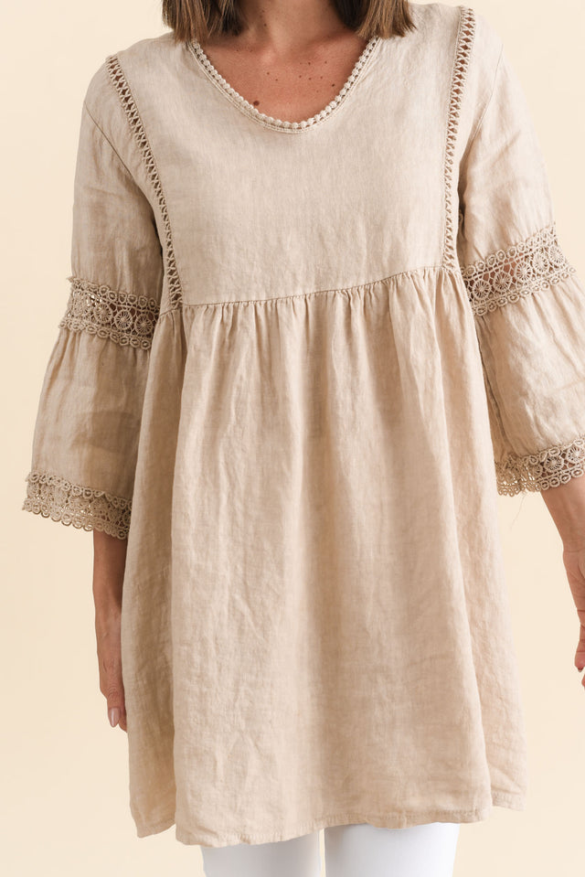 Conrad Beige Linen Lace Top,Brunette model,alt text|model:MJ image 6
