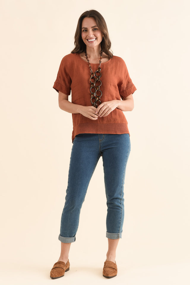 Corinna Rust Linen Top,Full Body,Brunette model,alt text|model:MJ image 6