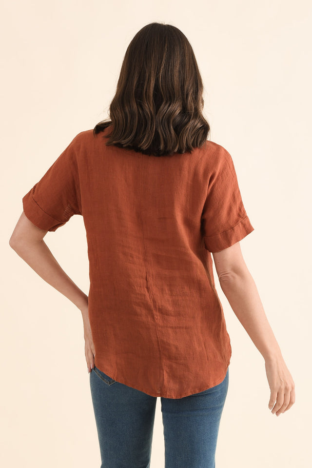 Corinna Rust Linen Top,Back,Brunette model,alt text|model:MJ image 4