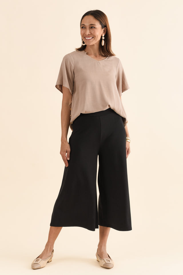 Crystal Black Cropped Pants,Full Body,Brunette model,alt text|model:Cara image 7
