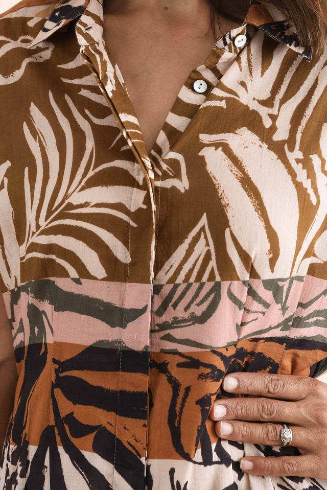 Decker Brown Palm Cotton Shirt Dress,Detail,Brunette model,alt text|model:Cara image 5