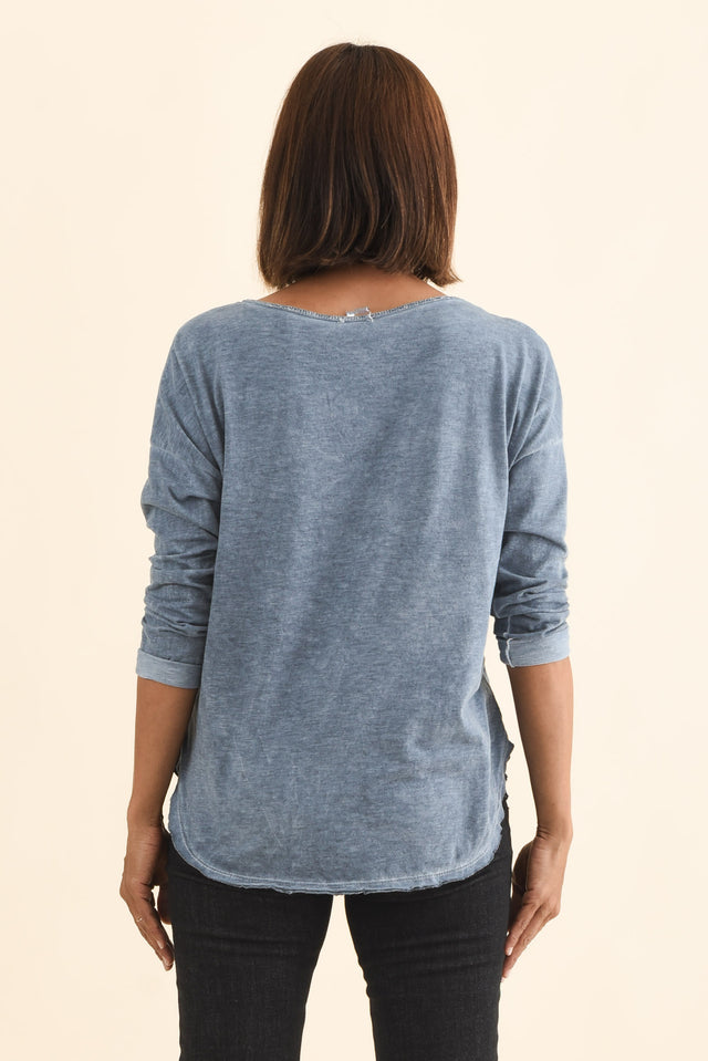 Devon Steel Brush Stroke Cotton Top,Brunette model,alt text|model:Cara image 4