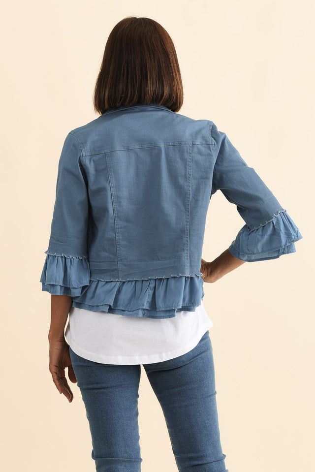 alt text|model:Cara image 4