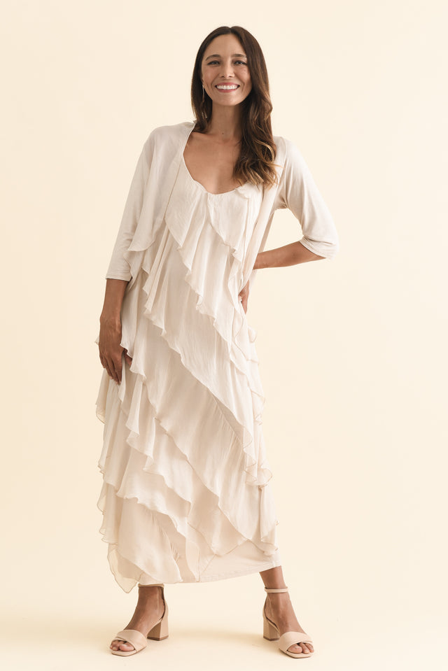 alt text|model:Cara image 3