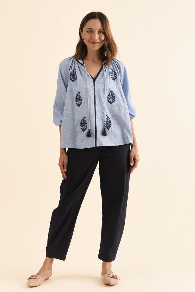 Doppio Blue Flower Cotton Tassel Top,Full Body,Brunette model,alt text|model:Cara image 6