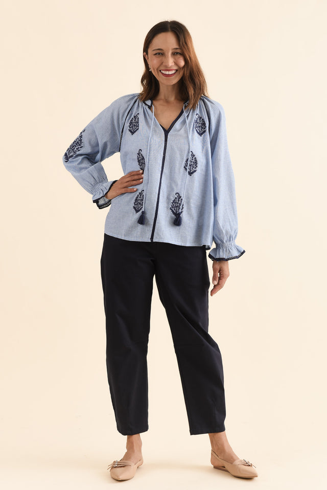 Doppio Blue Flower Cotton Tassel Top,Full Body,Brunette model,alt text|model:Cara image 2
