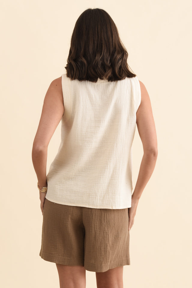 alt text|model:MJ image 4