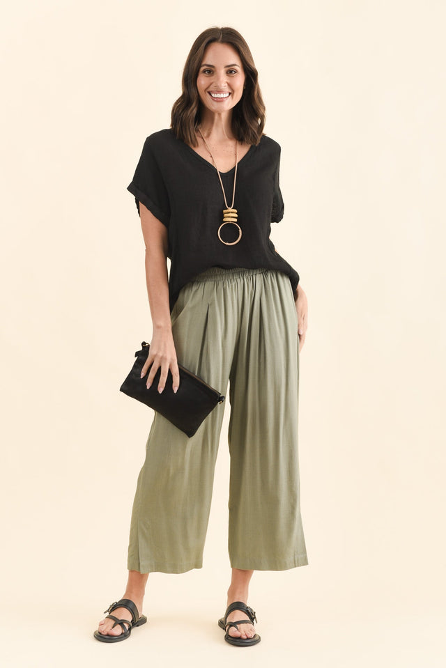 Dorian Black Linen Cotton Top,Brunette model,alt text|model:MJ image 4