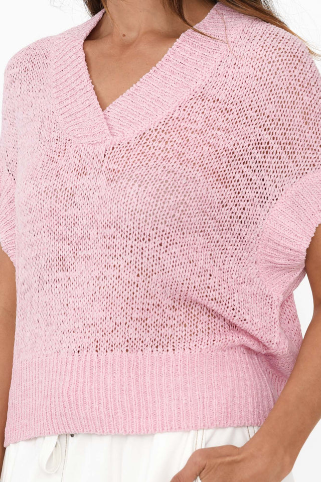 alt text|model:Cara image 7