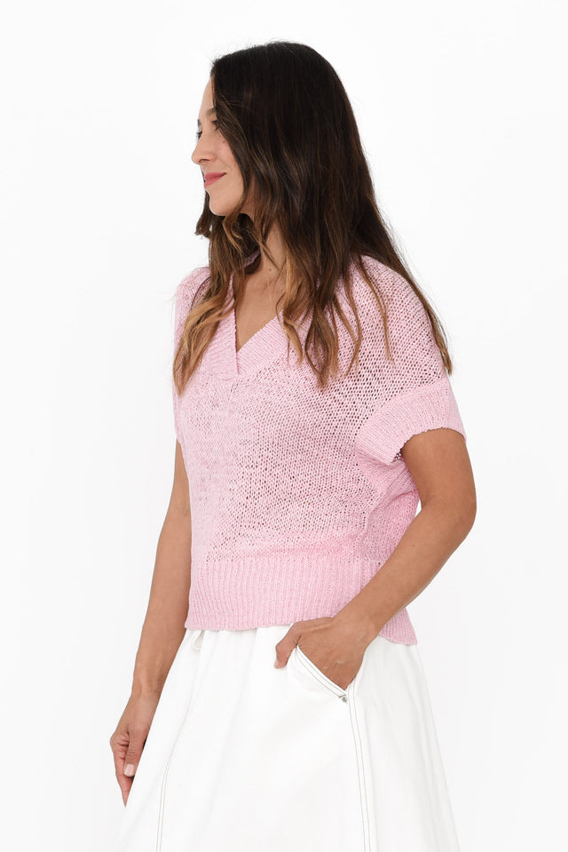 alt text|model:Cara image 5