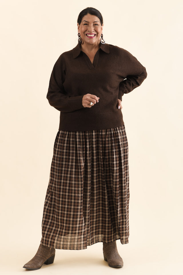 Coco Chocolate Check Cotton Skirt,Full Body,Brunette model,alt text|model:Pilita