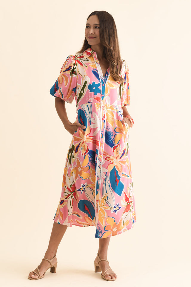 alt text|model:Cara image 3