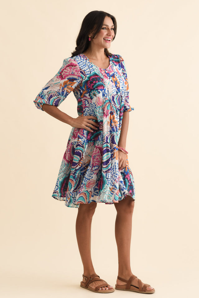 alt text|model:Brontie image 3