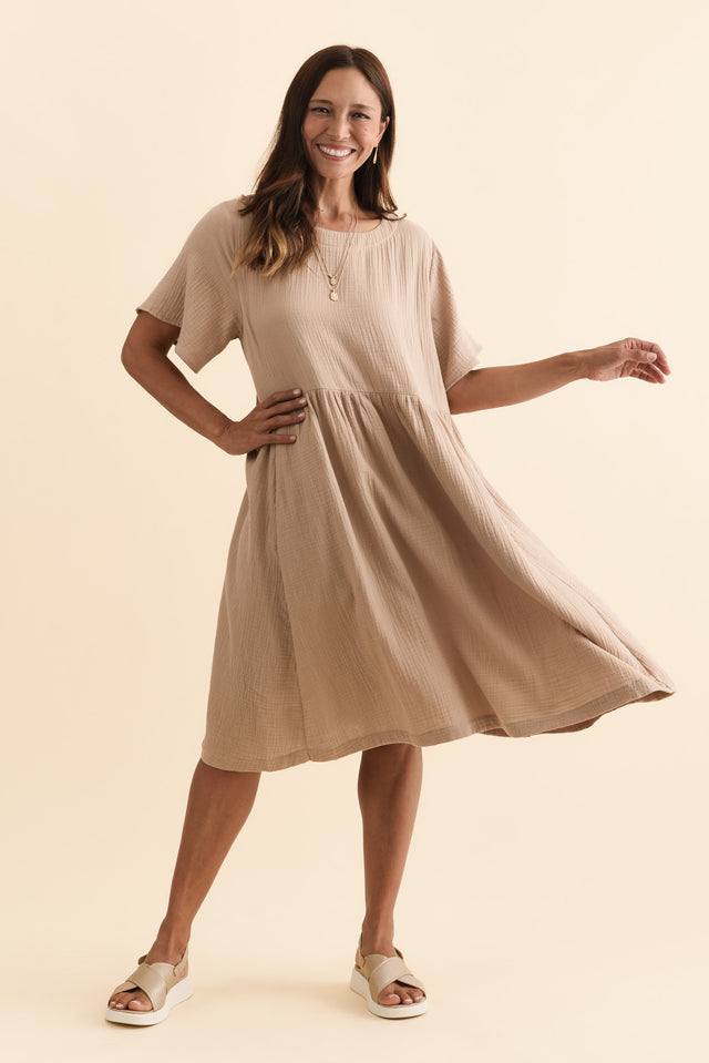 alt text|model:Cara image 6