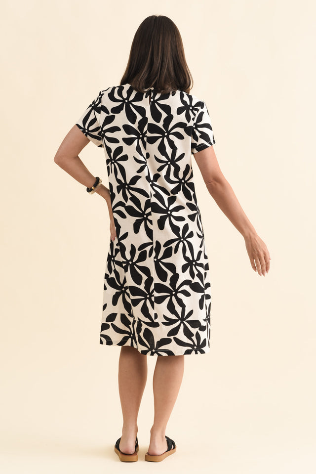 alt text|model:MJ image 5