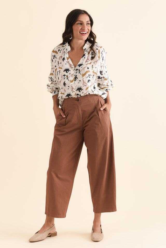 Alma Tan Cotton Barrel Pants,Full Body,Brunette model,alt text|model:Brontie image 2