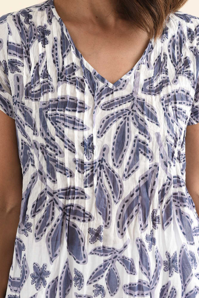 Fia Navy Garden Crinkle Cotton Top,Detail,Brunette model,alt text|model:Cara image 5