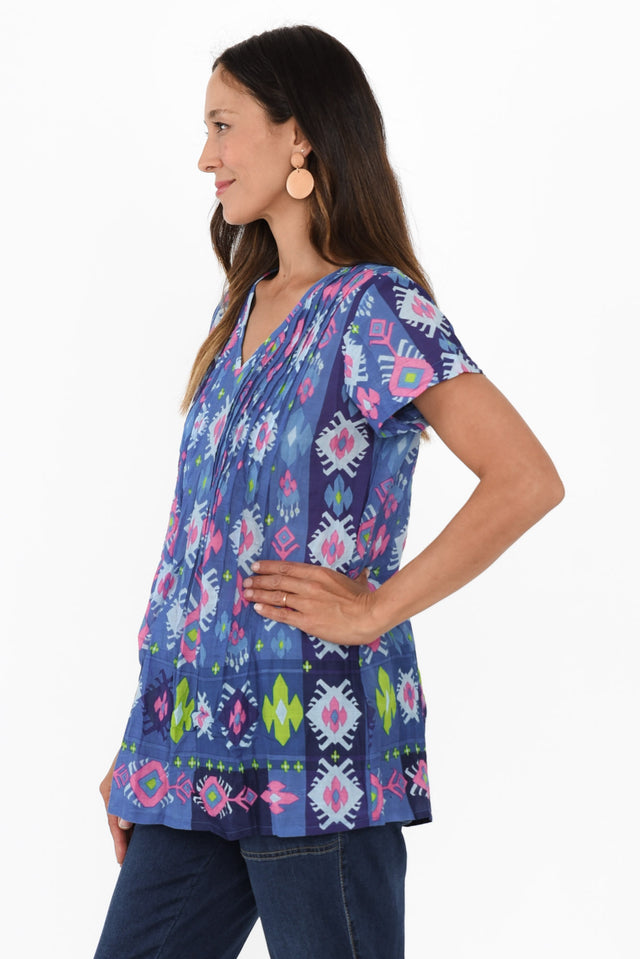 alt text|model:Cara image 4