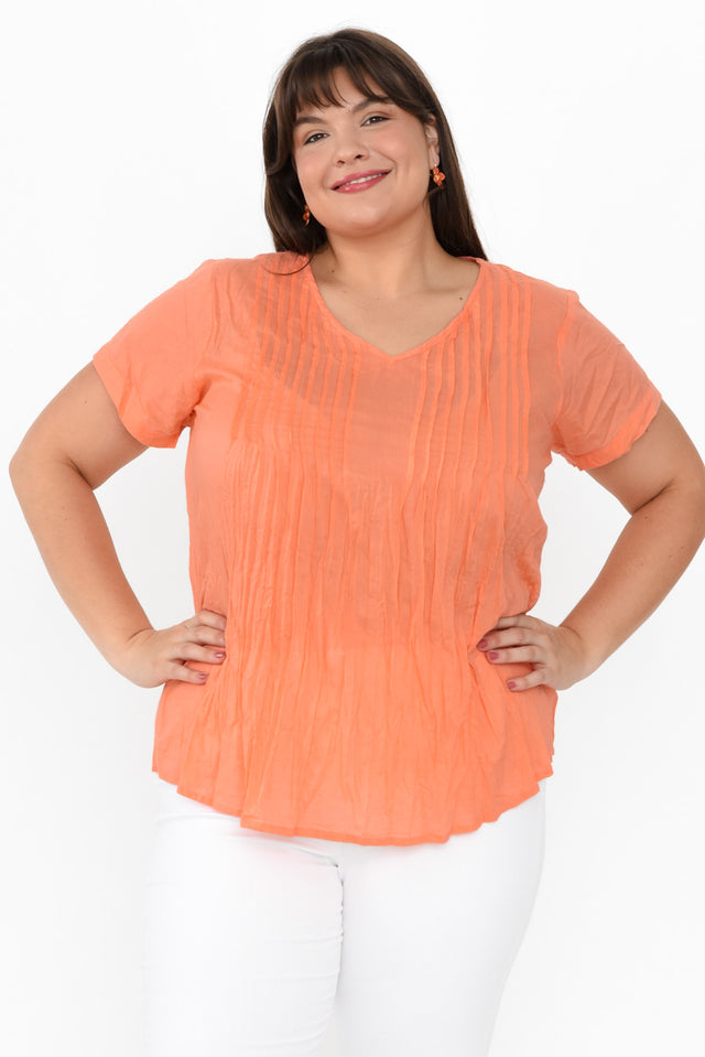 plus-size,curve-tops,plus-size-cotton-tops,alt text|model:Gabby