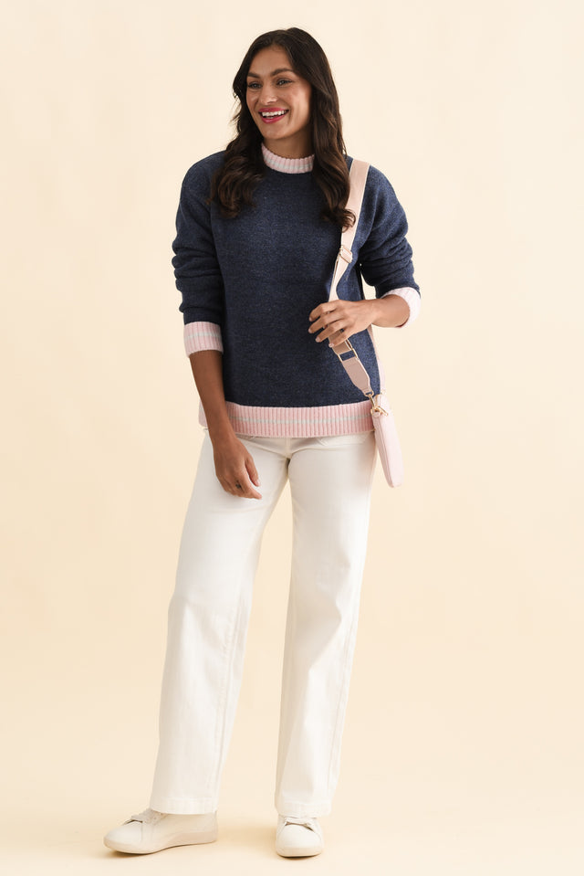 alt text|model:Brontie image 2