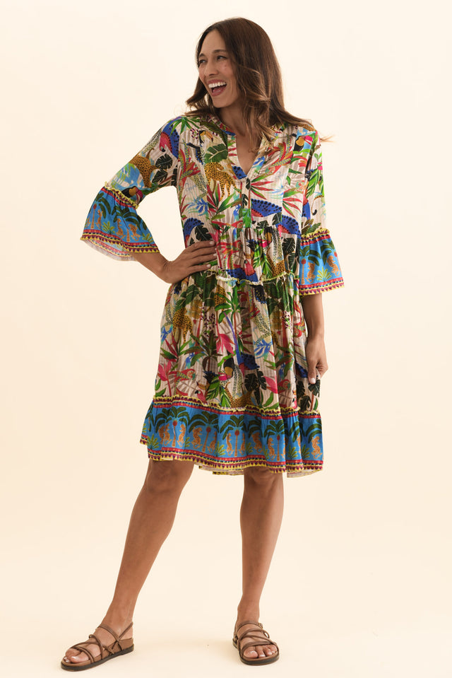 alt text|model:Cara image 7