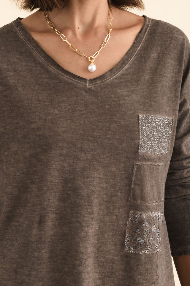 alt text|model:Cara image 5