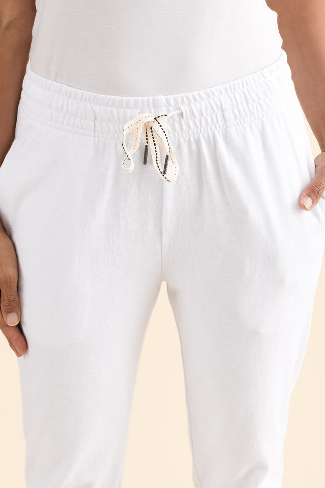 Fundamental Brunch White Cotton Sweatpants,Detail,Brunette model,alt text|model:Cara image 7